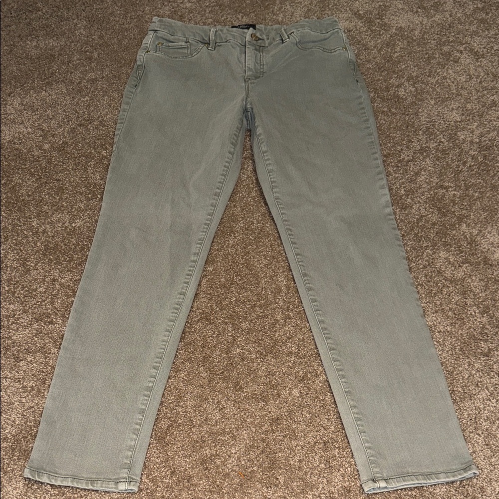 Chico's So Slimming Women's Straight Leg Jeans in Gray - size 1/8. P